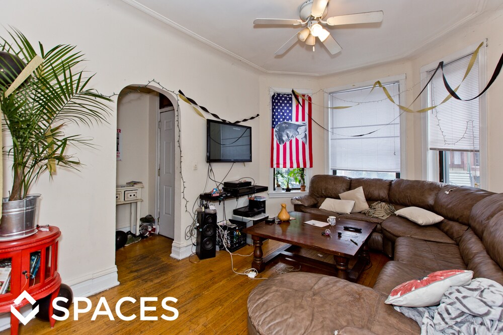 Primary Photo - 3118 N Clifton Ave