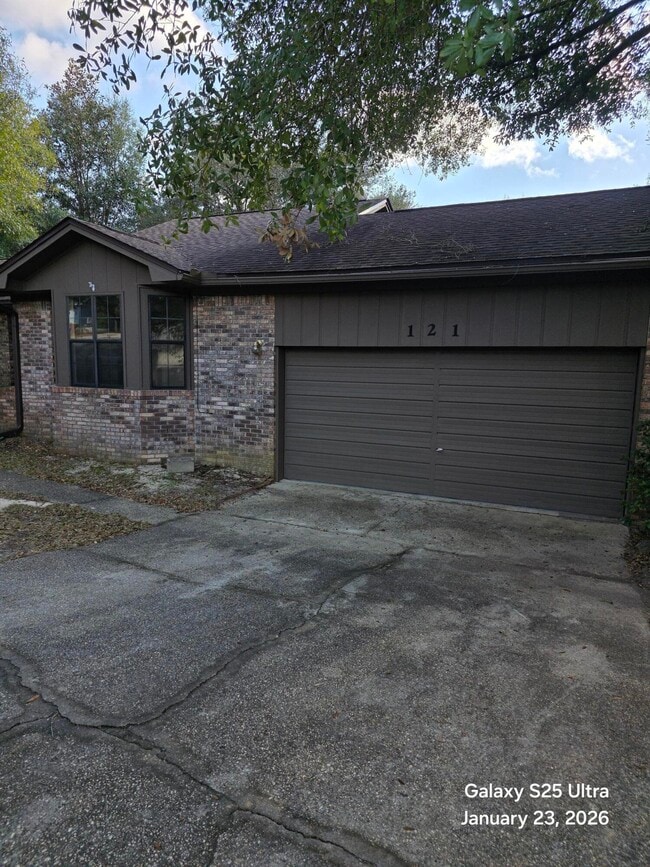 Building Photo - 121 Jacob Dr