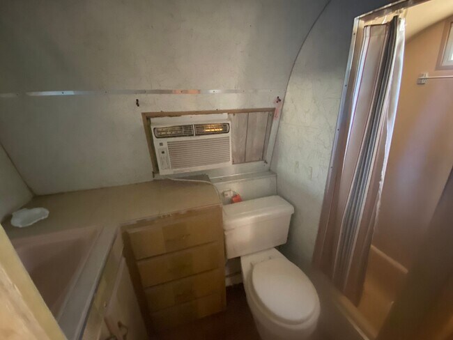 Foto del edificio - Unique and Spacious home