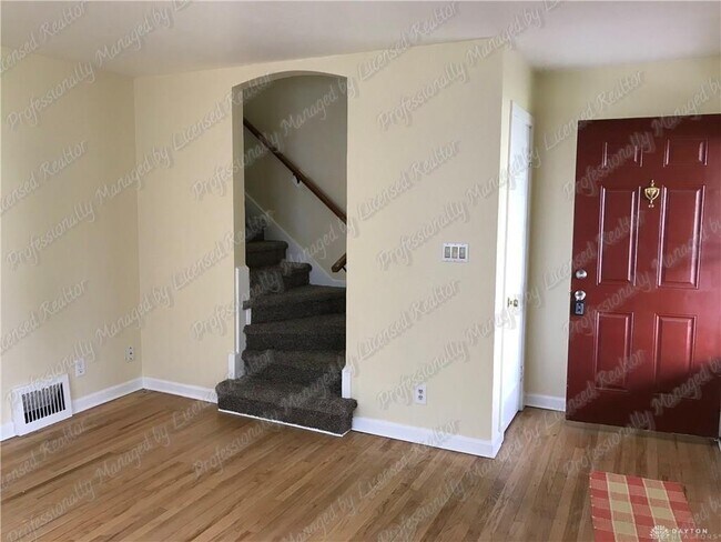 Foto del edificio - 2318 Woodburn Ave