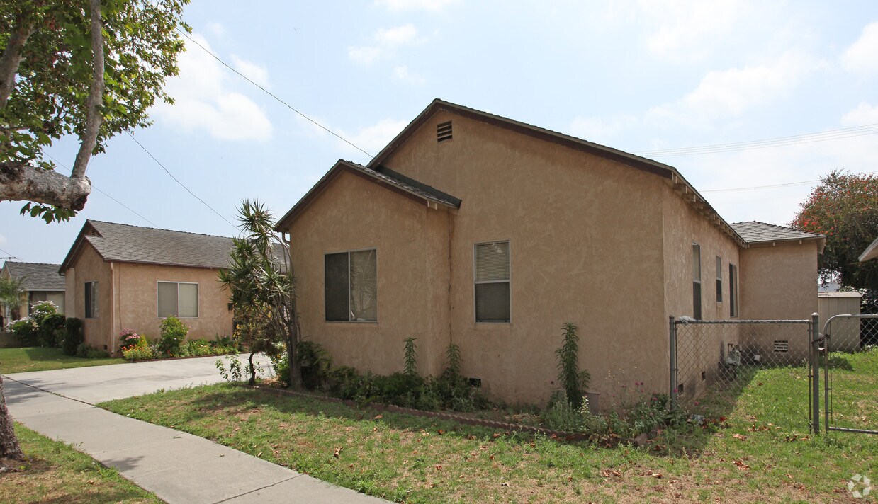 Foto del edificio - 18401-18409 Arline Ave