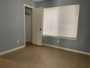 Building Photo - 23831 Tayloe House Ln