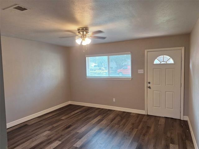 Foto del edificio - 6417 Dream Ln