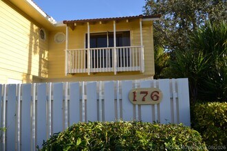 Building Photo - 176 Seabreeze Cir
