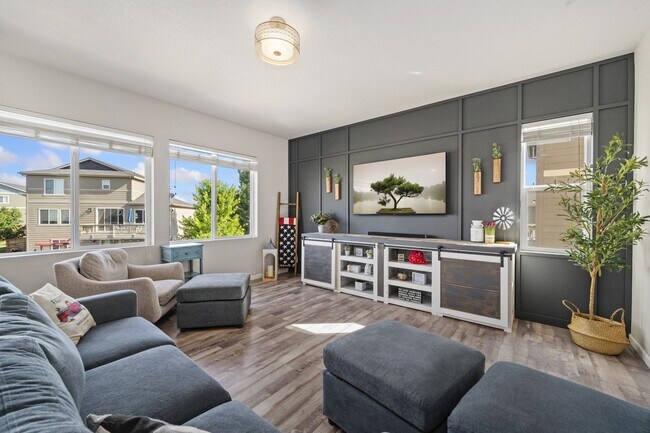 Building Photo - 3068 Aries Dr