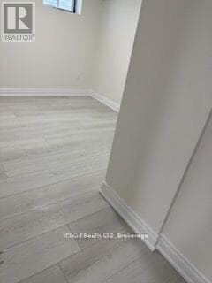 Building Photo - 376 Valleyway Dr