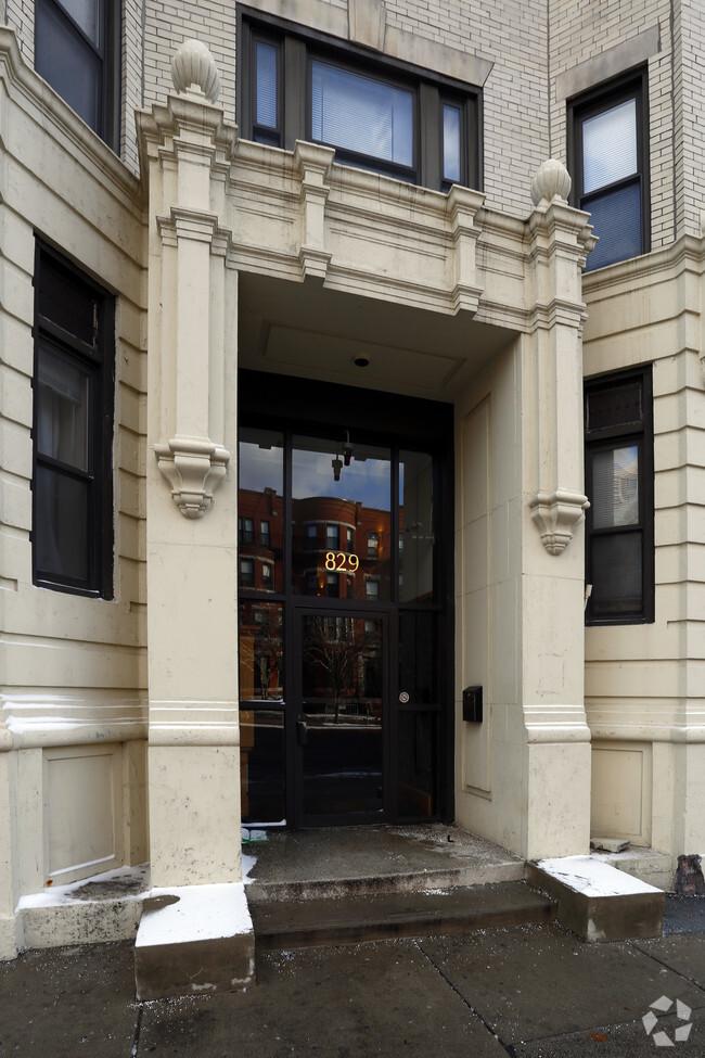 Entrance - 829 and 833 Beacon Street