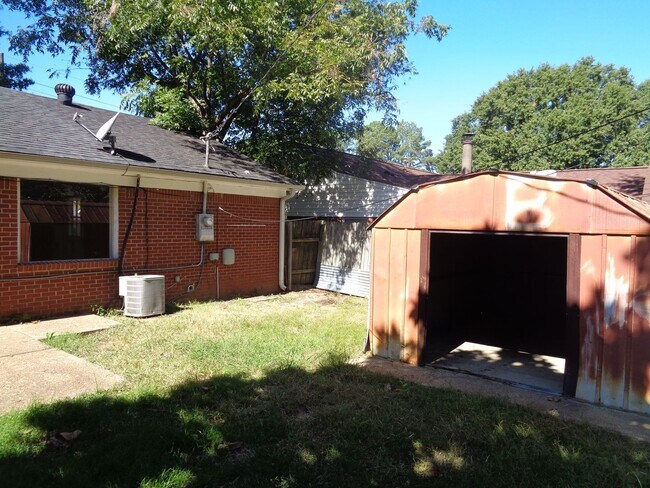 Foto del edificio - 8506 Booneville Dr