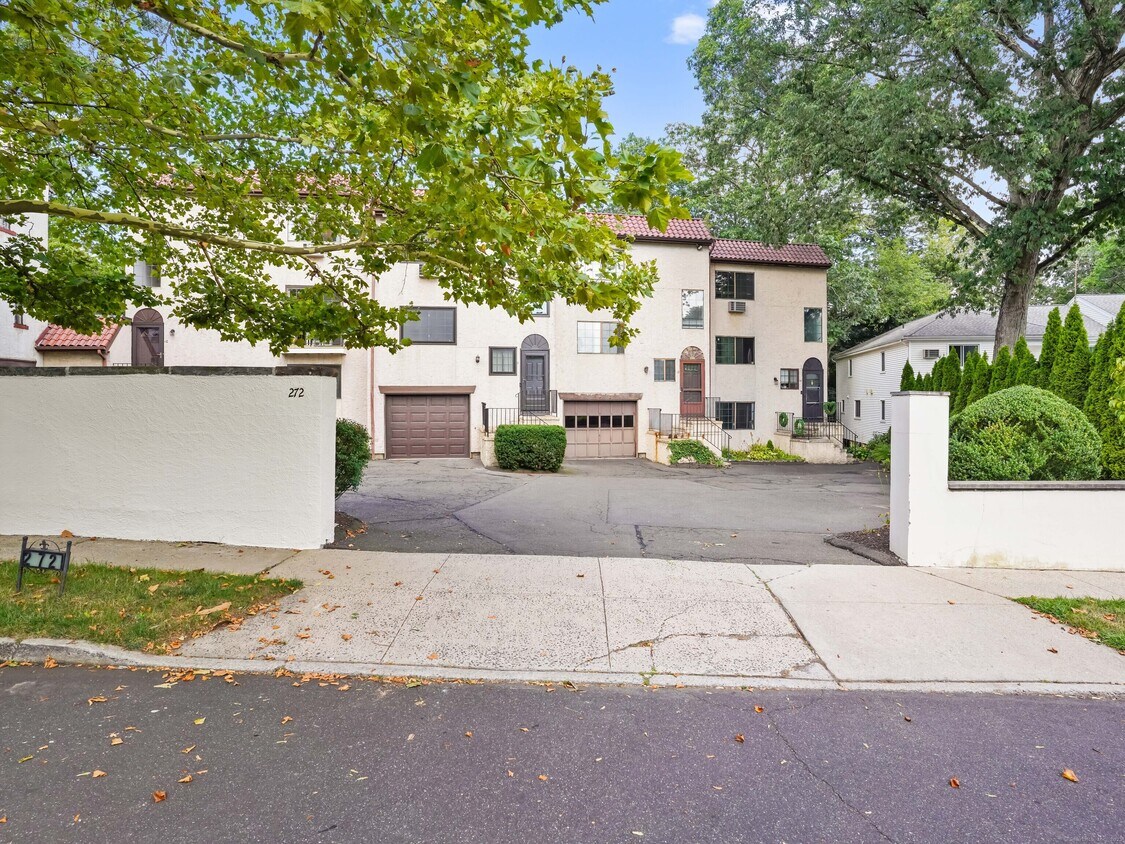 Primary Photo - 272 Hubbard Ave