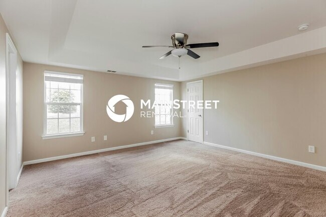 Foto del edificio - 4 Bedroom Pet-Friendly Home in Charlotte, ...