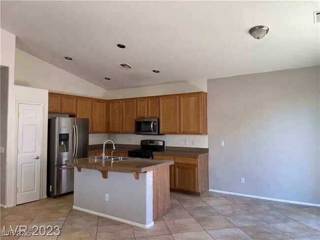 Foto del edificio - 5122 Echo Shire Ave