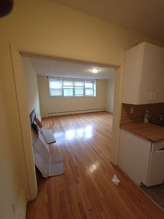 Building Photo - 20 Tufts St