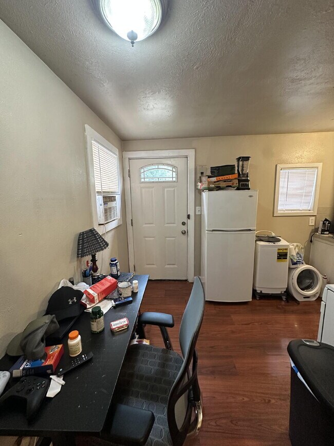 Foto del edificio - Charming & Cozy Back House Near Texas Tech!