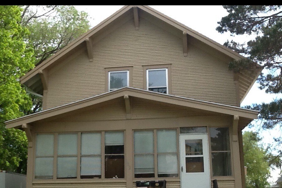 Frente del edificio, piso superior - 1021 9th Ave SW