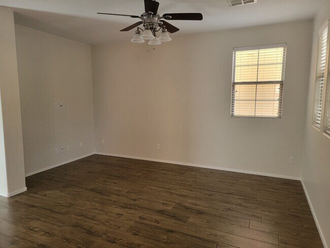 Sala de estar - 5346 W Chisum Trl