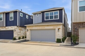 Building Photo - 1516 Lakeline Oak Dr