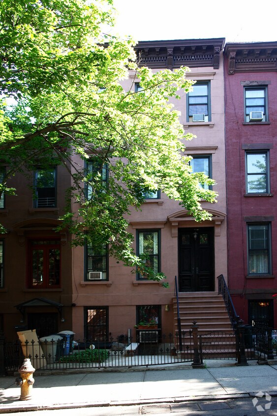 Building Photo - 227 17th St