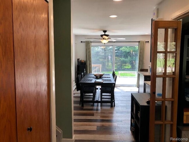 Foto del edificio - 8135 Kenwick St