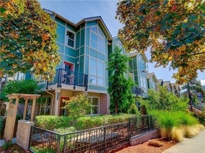 Building Photo - 722 Nob Hill Ave N