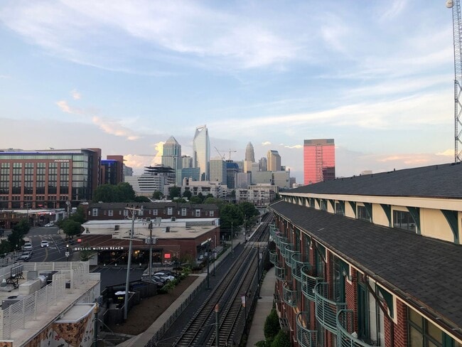 Uptown Charlotte Condo! 1 BR / 1 BA Now Av... - Uptown Charlotte Condo! 1 BR / 1 BA Now Av...