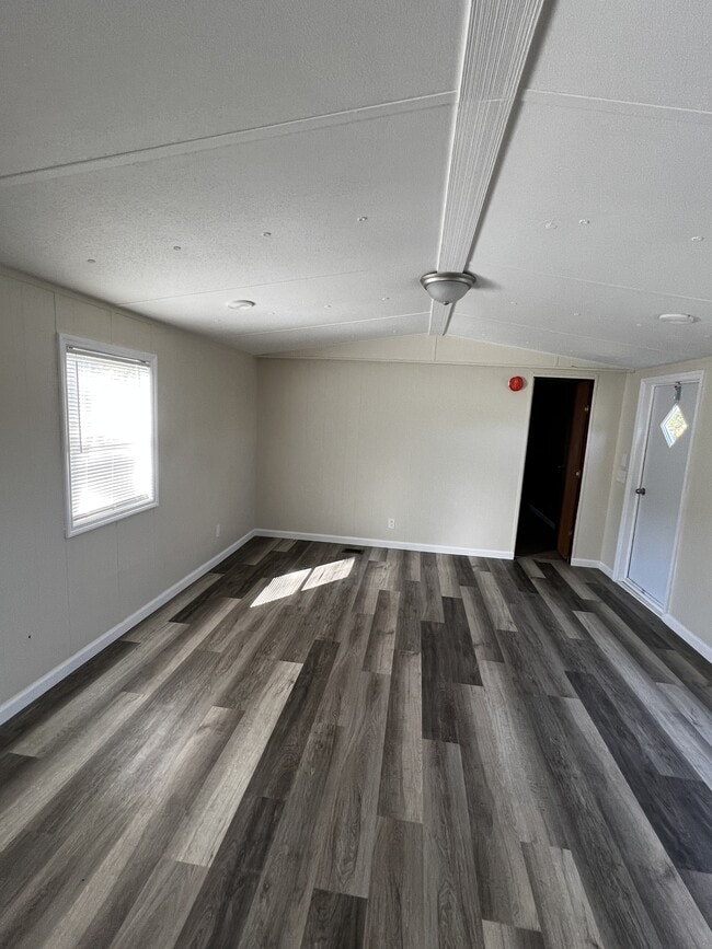 Building Photo - 103 Hussey Mhp Ln