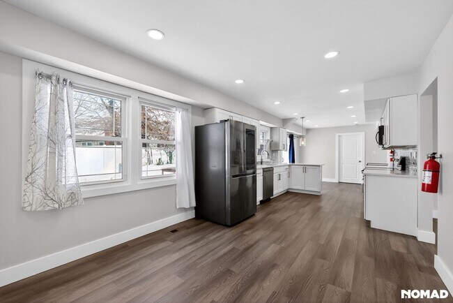 Foto del edificio - 10 Evergreen Ct