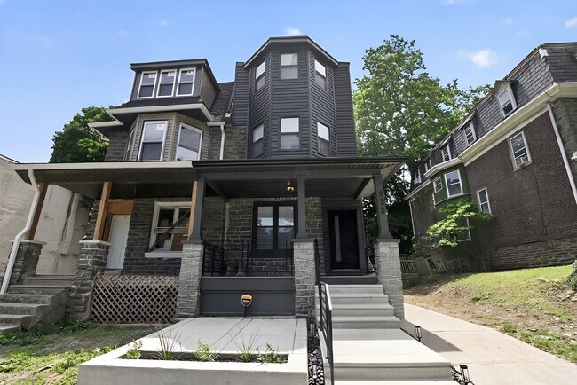 Foto del edificio - 532 E Johnson St