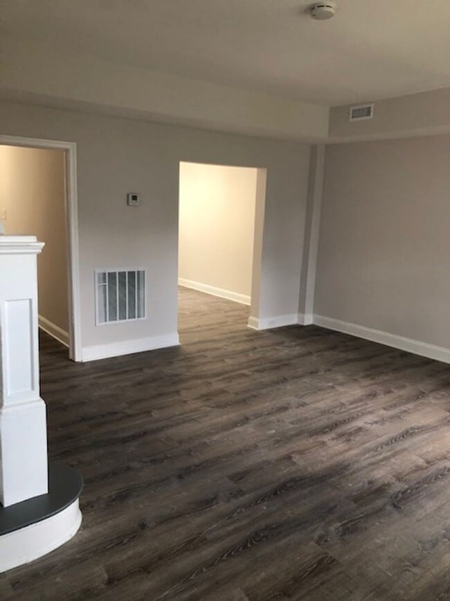 Building Photo - Beautiful and ready to move in 3 Bedroom, ...