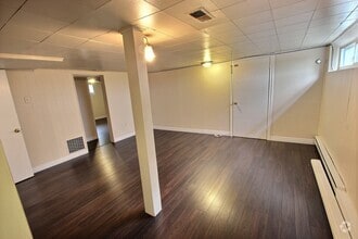 Building Photo - 264 Reade St