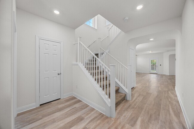 Foto del edificio - 528 Ayinger Ln