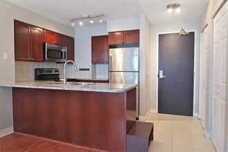 Building Photo - 51 Lower Simcoe St
