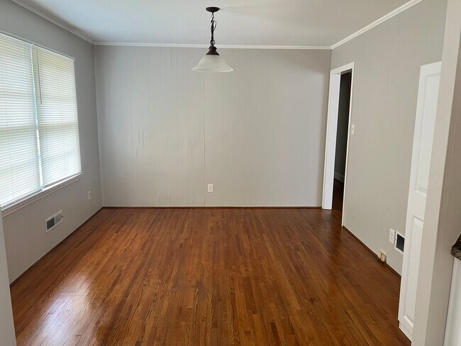 Foto del edificio - 4411 Firwood Ln
