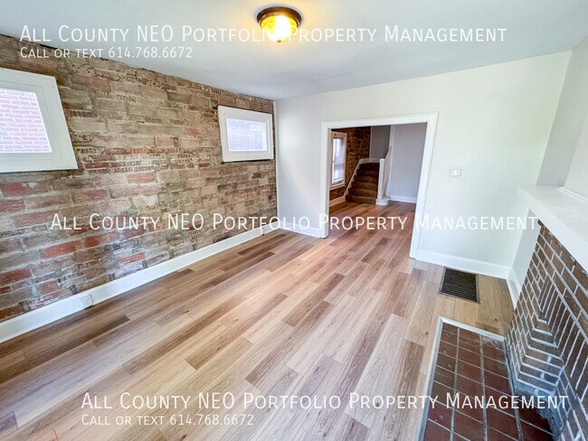 Building Photo - Charming 3-Bedroom Home with Updates and C...
