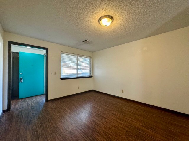 Building Photo - 3420 Ridglea Ct
