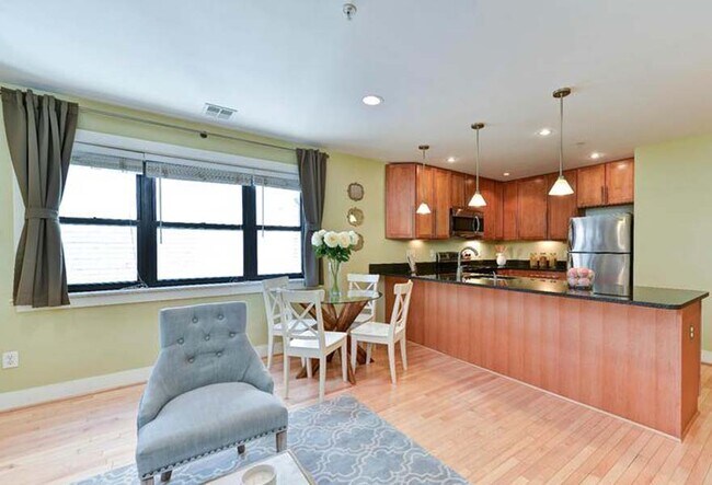 Foto del edificio - 1323 K St SE