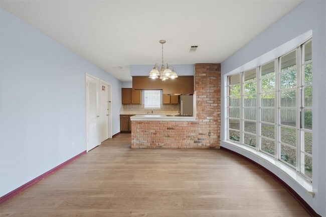 Building Photo - 7015 Pella Dr