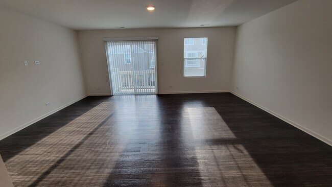 Foto del edificio - 186 Goldenrod Dr