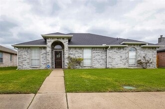 Building Photo - 1529 Allen Dr