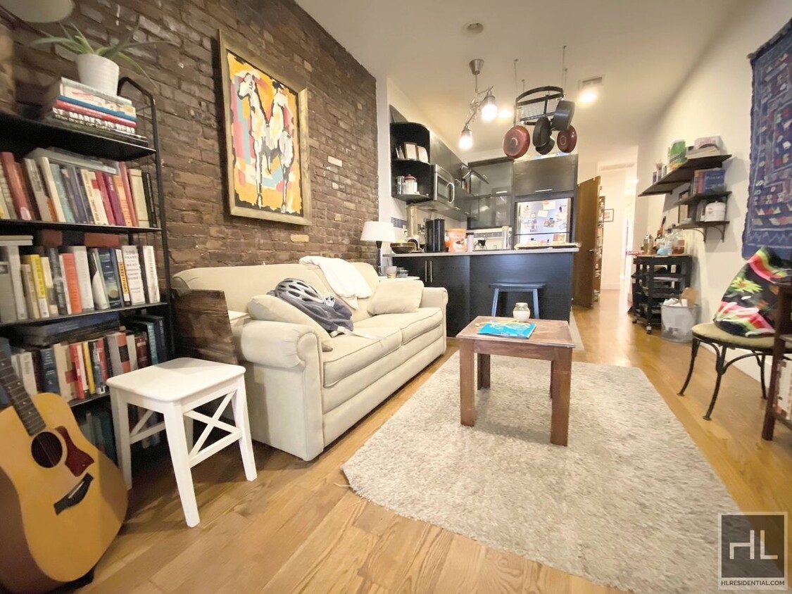 Foto del edificio - Spacious Three Bedroom- Bed Stuy