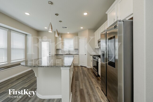 Foto del edificio - 29884 Dovetail Blf Ln