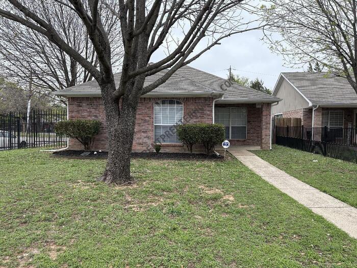 Foto principal - 2763 Oak Bend Ln