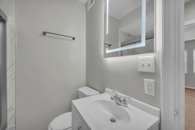Foto del edificio - 1410 E 49th St