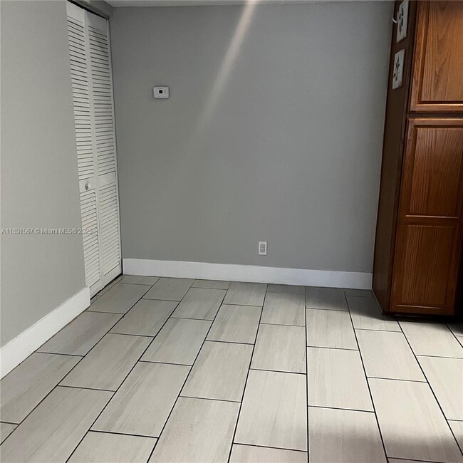 Building Photo - 601 Lyons Rd