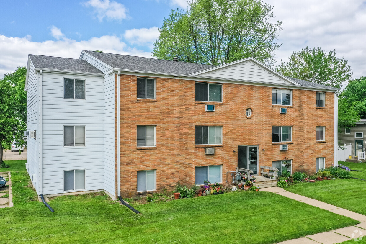 820 27th St, Marion, IA 52302 - Apartments in Marion, IA | Apartments.com