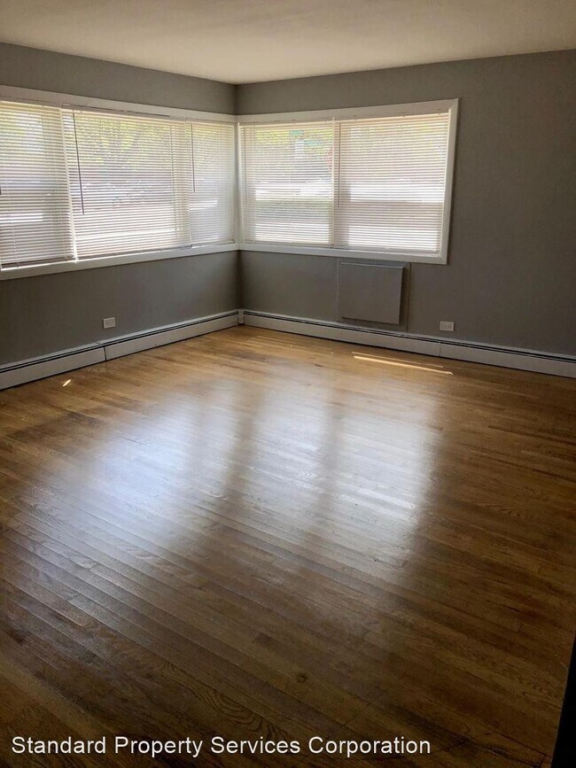 Foto del edificio - 2400 W Balmoral Ave