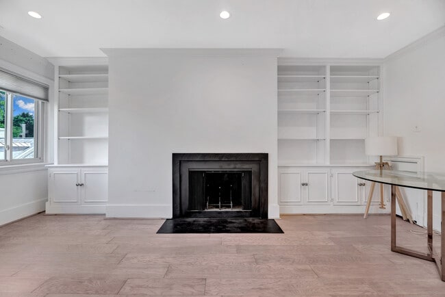 Building Photo - 1226 Eton Ct NW