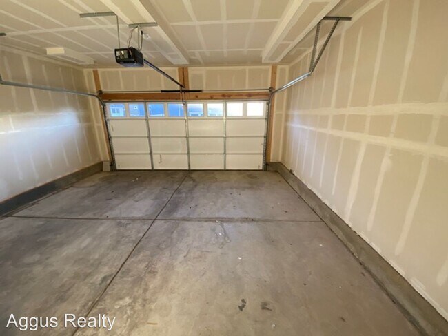 Building Photo - 4 br, 3.5 bath House - 4448 Quatar Ct.