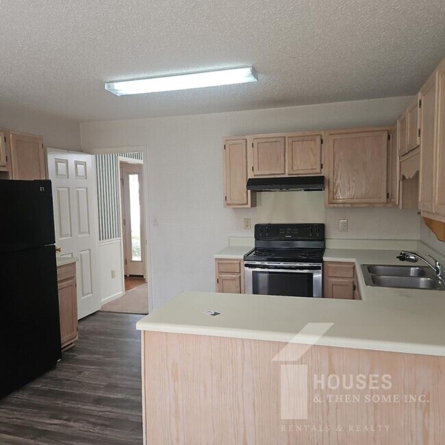 Foto del edificio - 3 McBee Chapel Rd