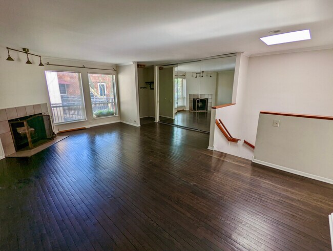 Foto del edificio - 5400 S Hyde Park Blvd