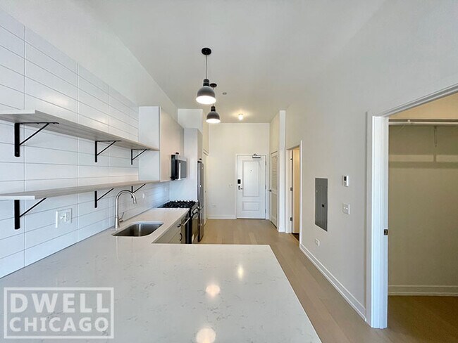 Foto del edificio - 4640 N Kenmore Ave